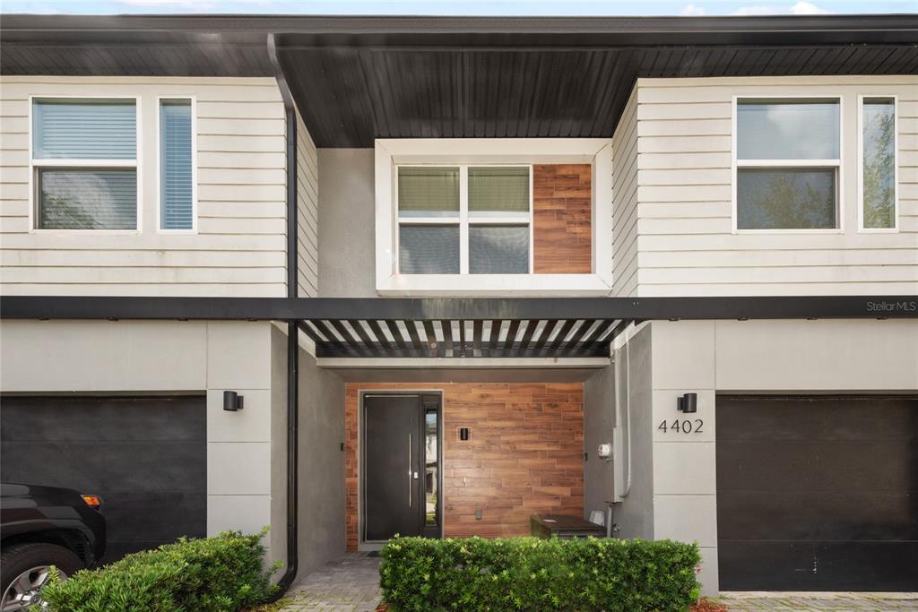 4402 LE REVE COURT