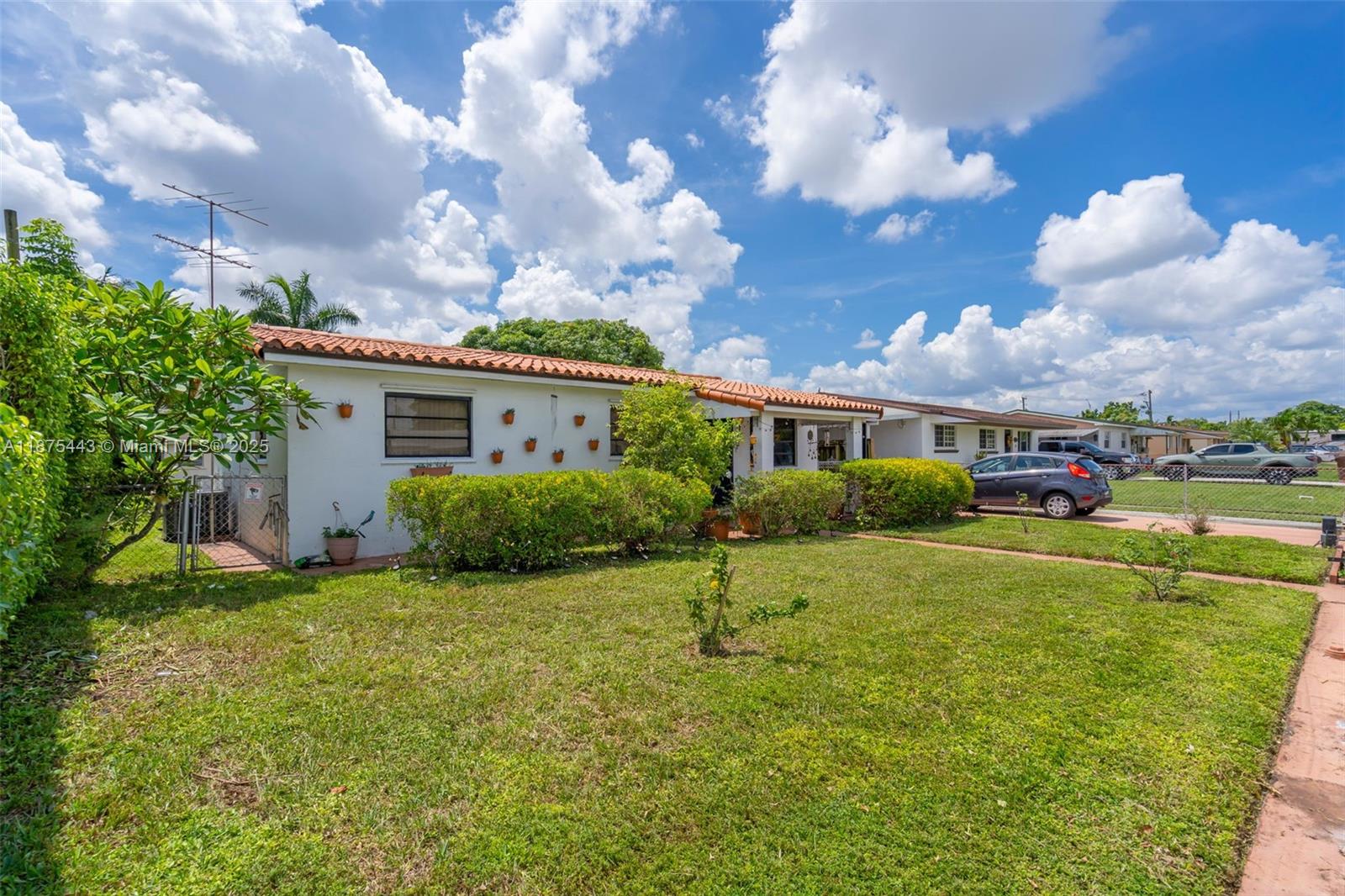 1310 W 36th St, Hialeah FL 33012
