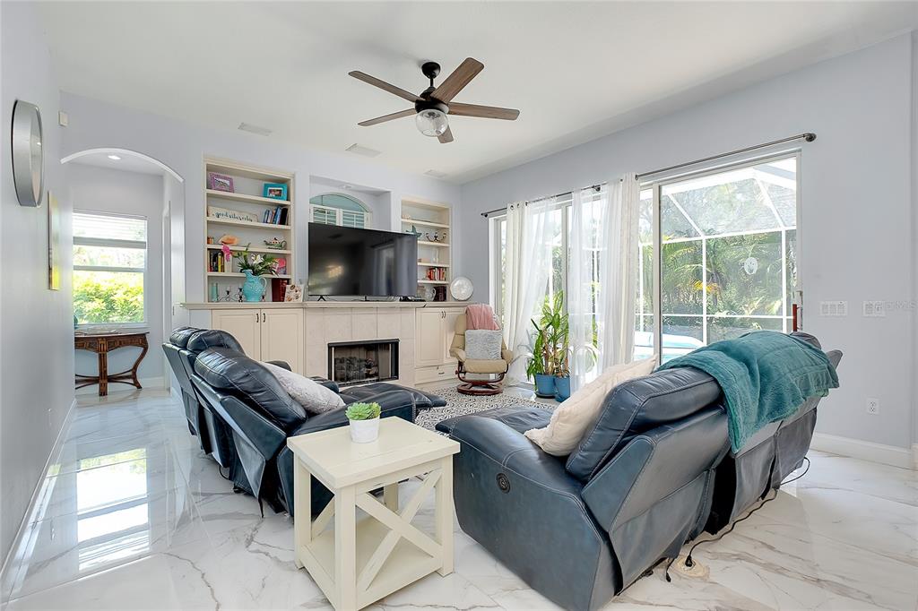 360 CEDARBROOK COURT, VENICE, FL — photo 4 of 30