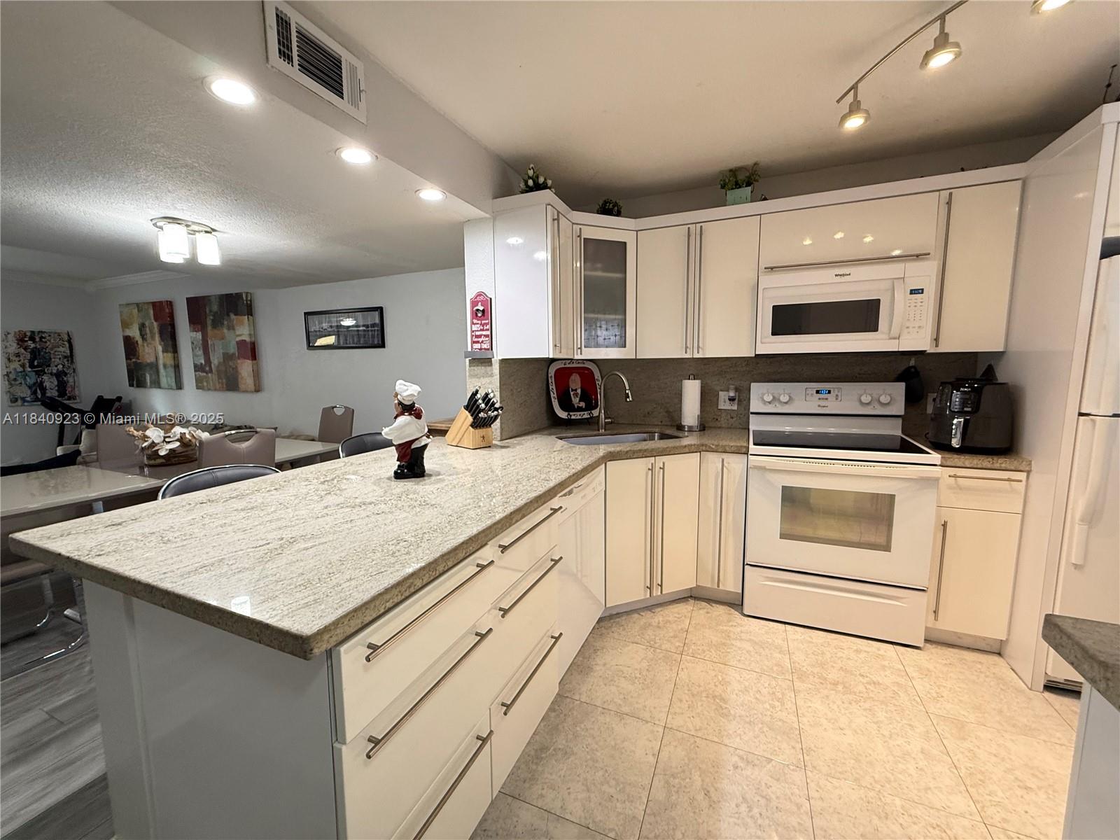11 Olive Dr, Hialeah FL 33010