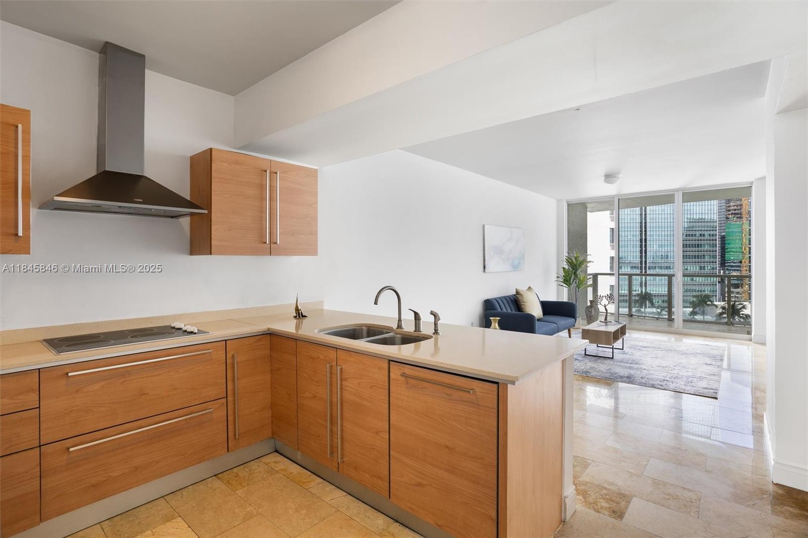 218 SE 14th St # 1904, Miami FL 33131