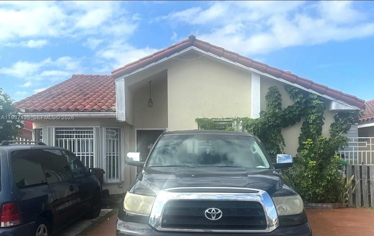 2566 W 73rd Pl, Hialeah FL 33016