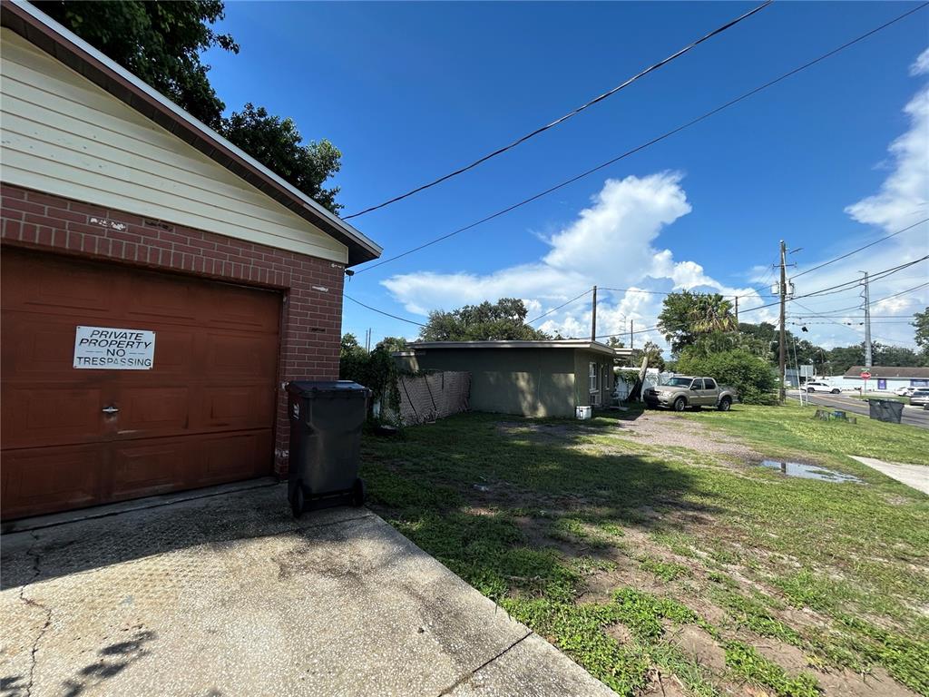 2887 DIVISION DRIVE N, ST PETERSBURG, FL — photo 2 of 30