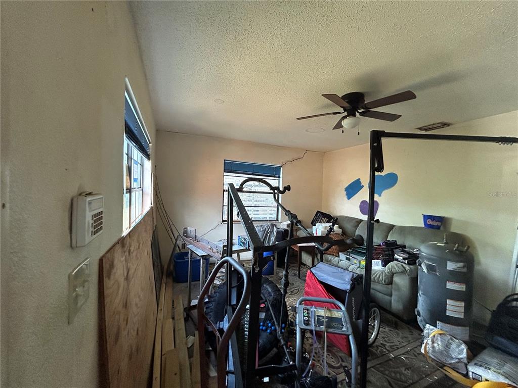 2887 DIVISION DRIVE N, ST PETERSBURG, FL — photo 4 of 30