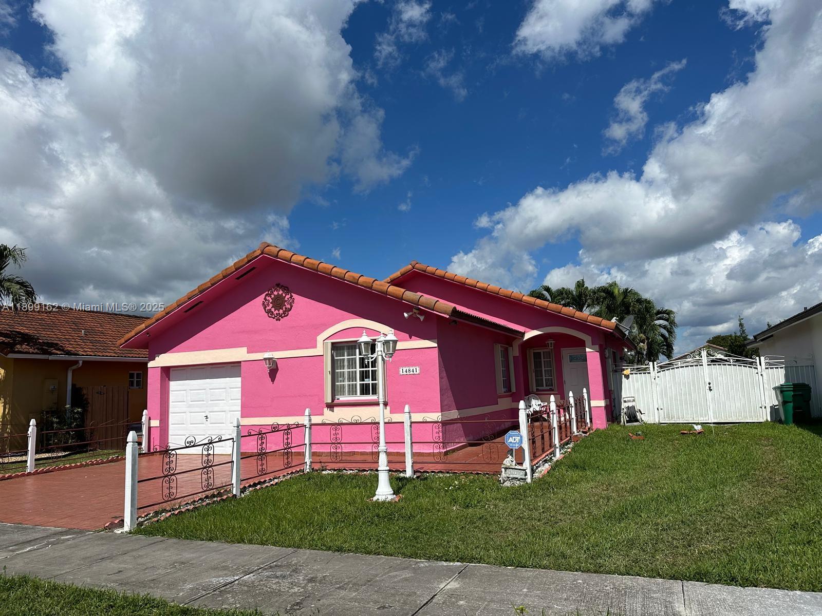 14841 SW 141st Ter, Miami FL 33196