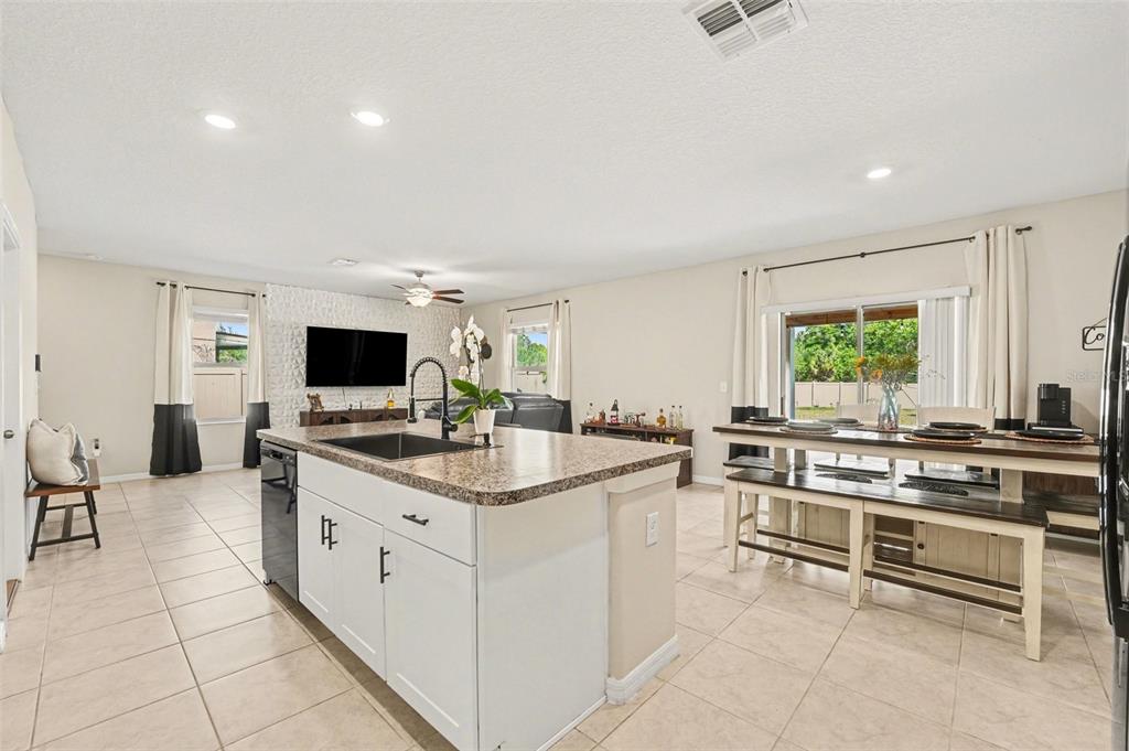 5067 SABLE CHIME DR, WIMAUMA, FL — photo 4 of 27