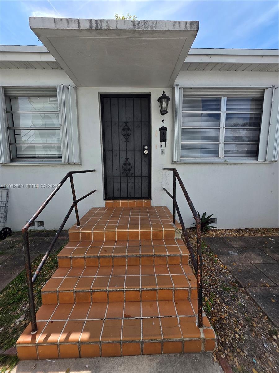 57 Esplanade Dr # C, Miami Springs FL 33166