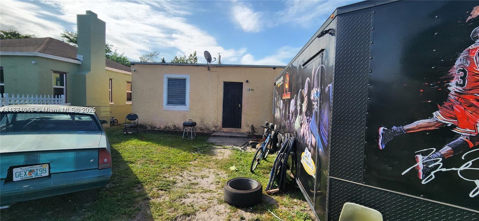 1846 NW 49th St, Miami FL 33142