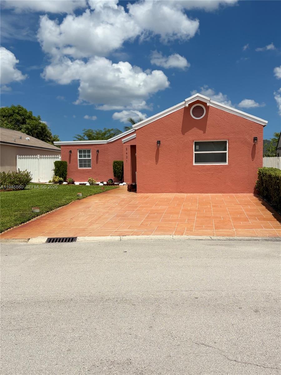 2421 SW 84th Ter, Miramar FL 33025