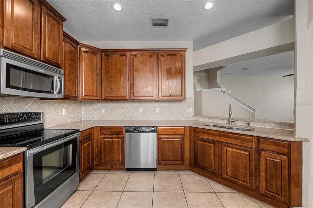 6754 EAGLE FEATHER DRIVE, RIVERVIEW, FL — photo 3 of 30