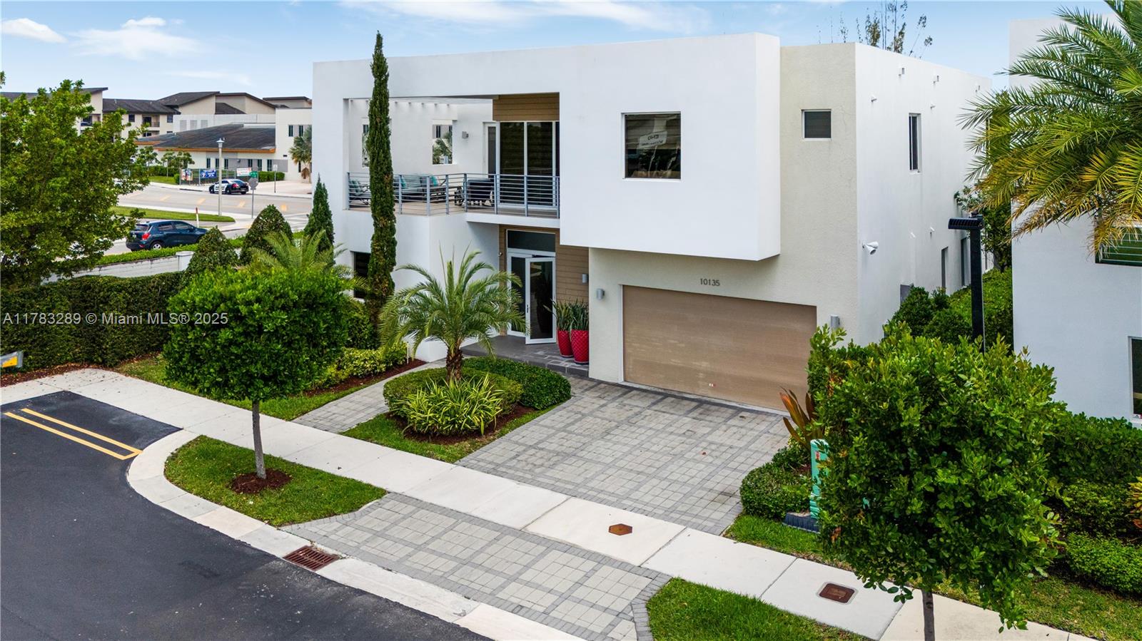 10135 NW 77th St, Doral FL 33178