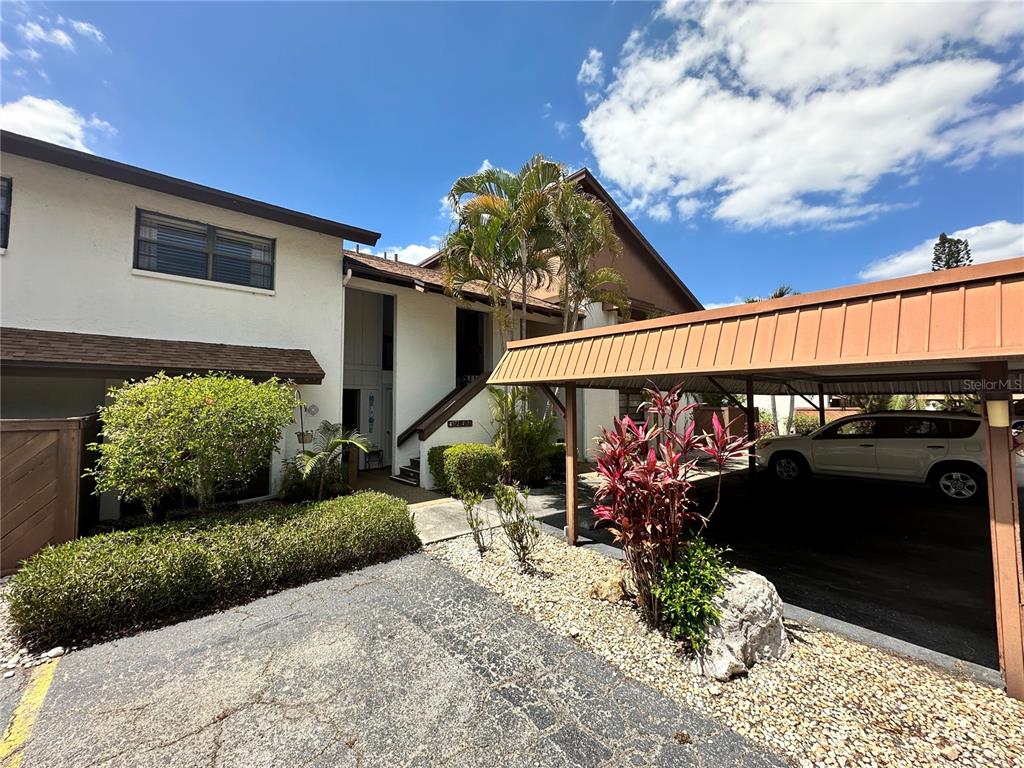 4572 RED MAPLE ROAD UNIT 901