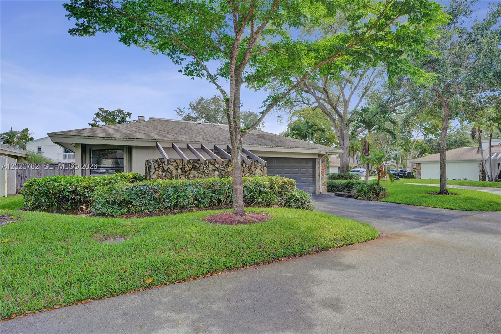 30 Cedar Rd, Hollywood FL 33021