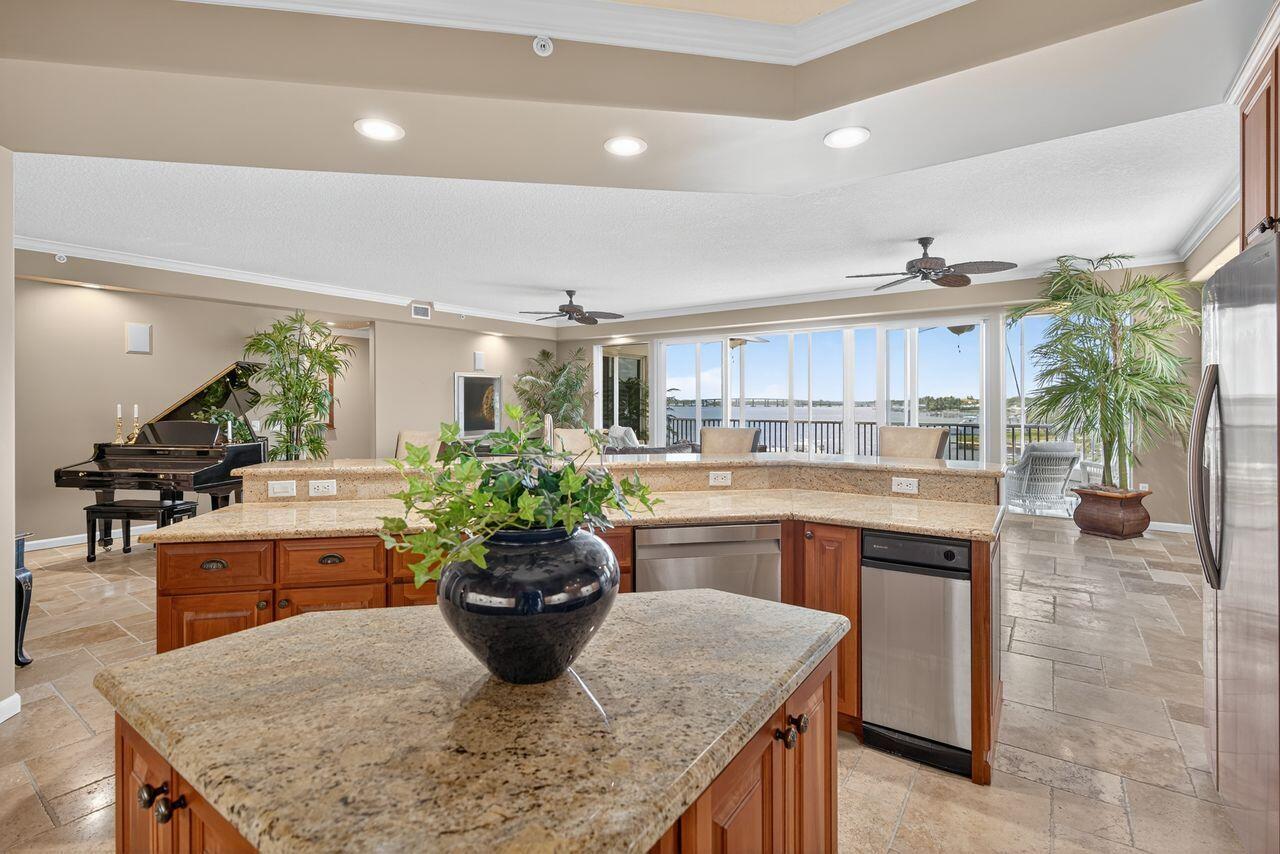 1160 SW Chapman Way # 204, Palm City FL 34990