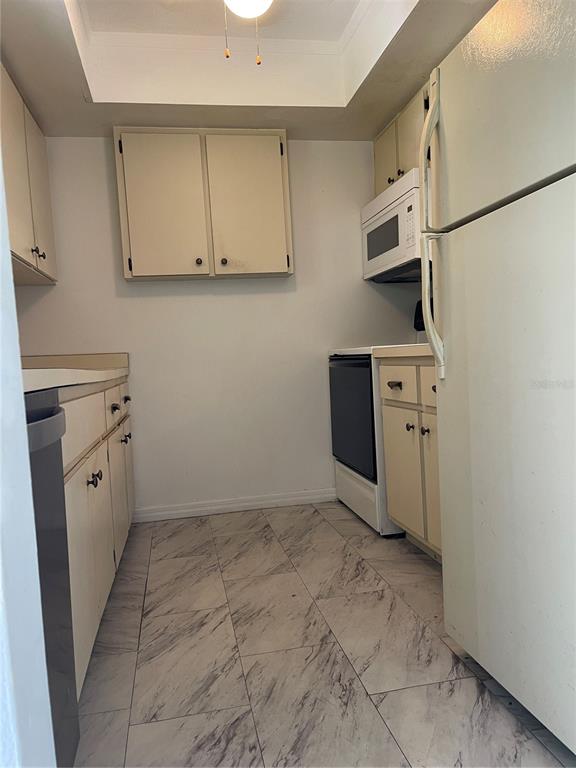 2807 48TH AVE DR W, BRADENTON, FL — photo 3 of 23