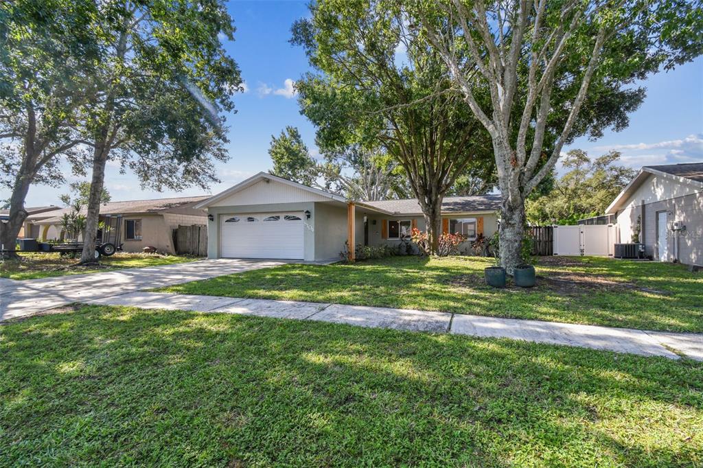 8104 CANDLEWOODE DRIVE