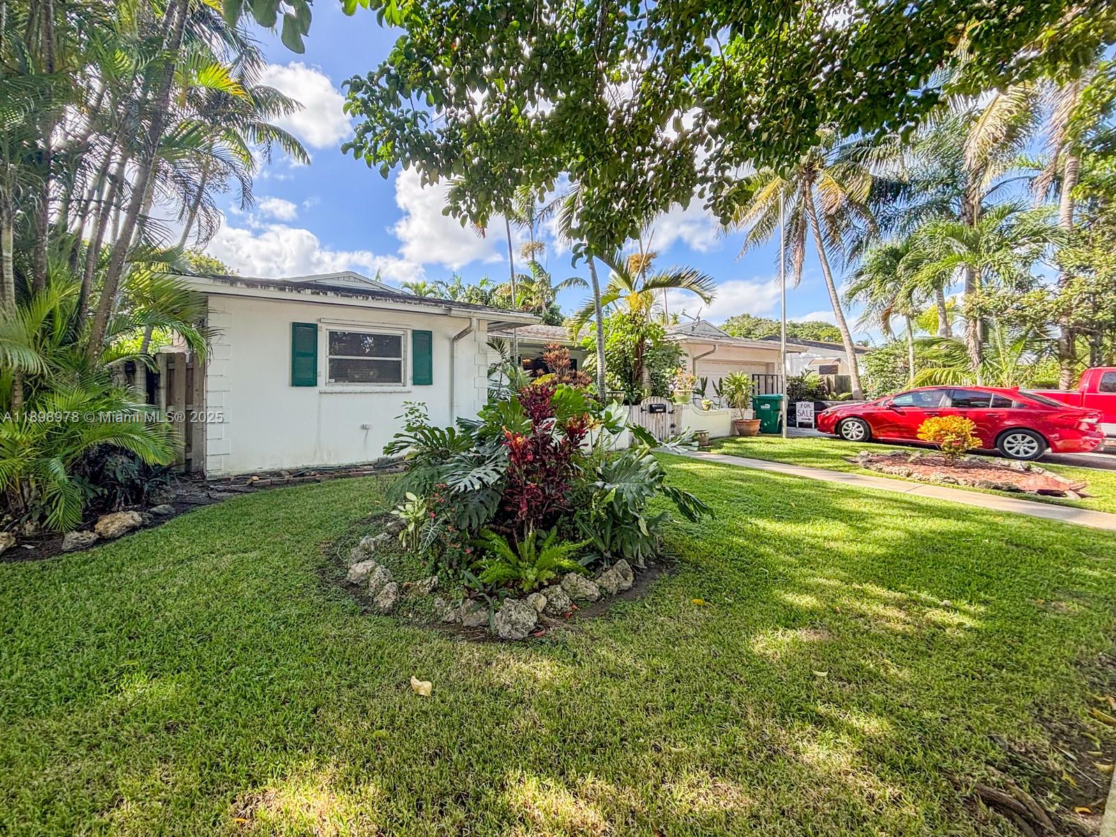 18730 SW 90th Ave, Cutler Bay FL 33157