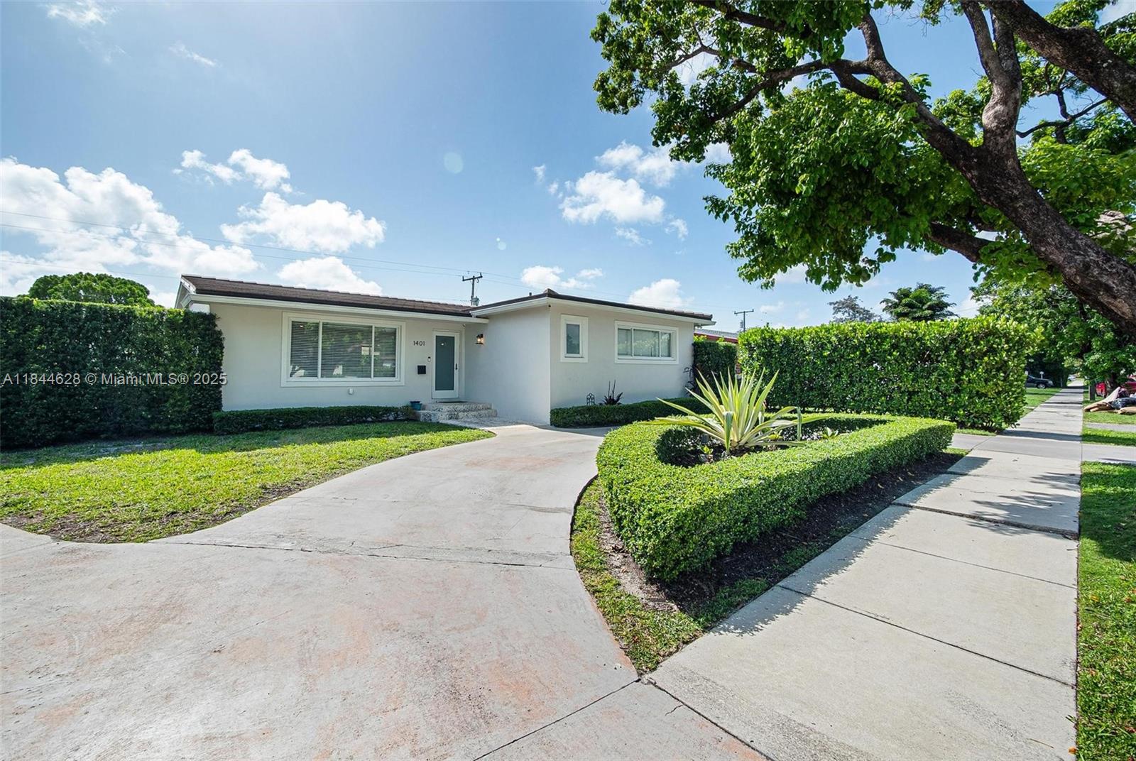 1401 SW 82nd Ct, Miami FL 33144
