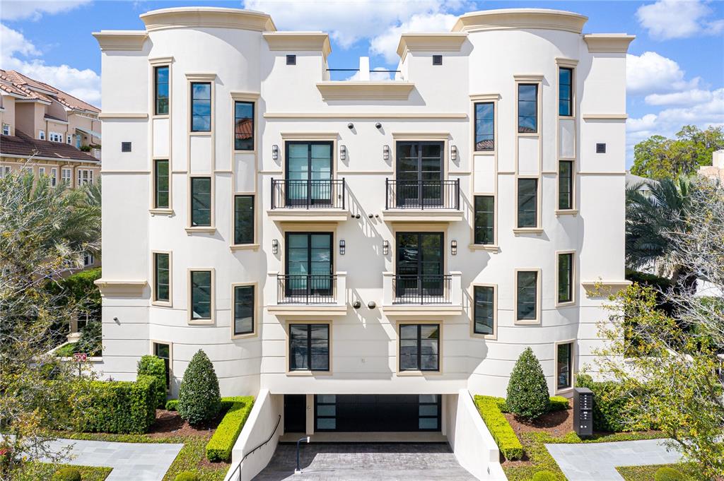 125 S INTERLACHEN AVENUE UNIT 2