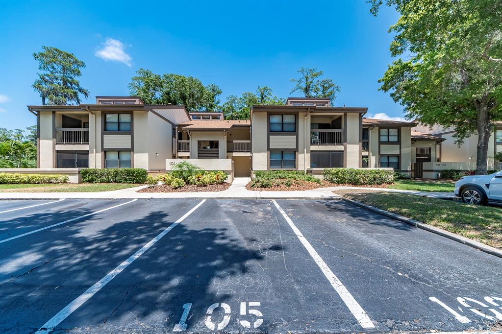 105 WOODLAKE WYNDE