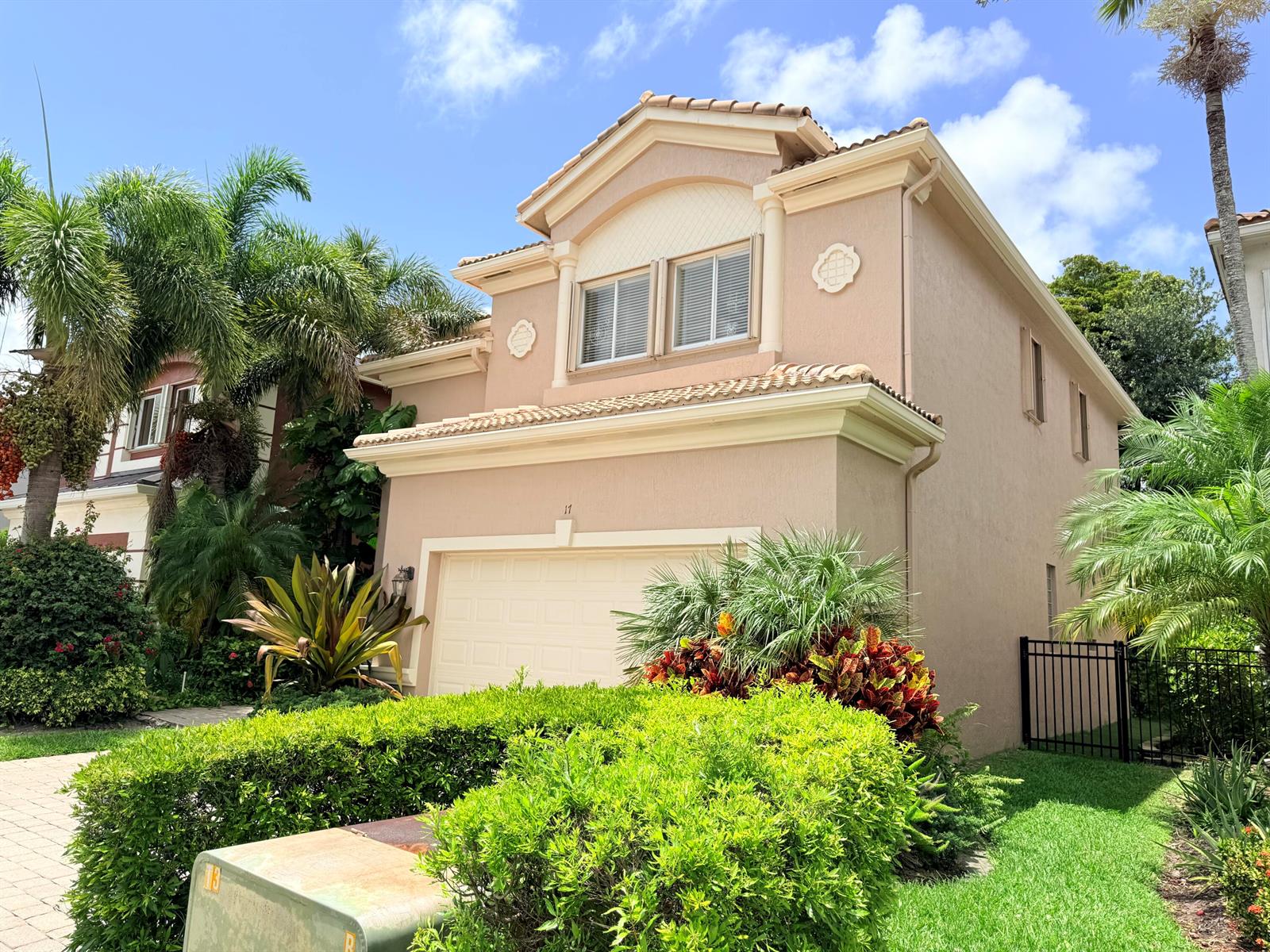 17 Country Lake Circle, Boynton Beach FL 33436