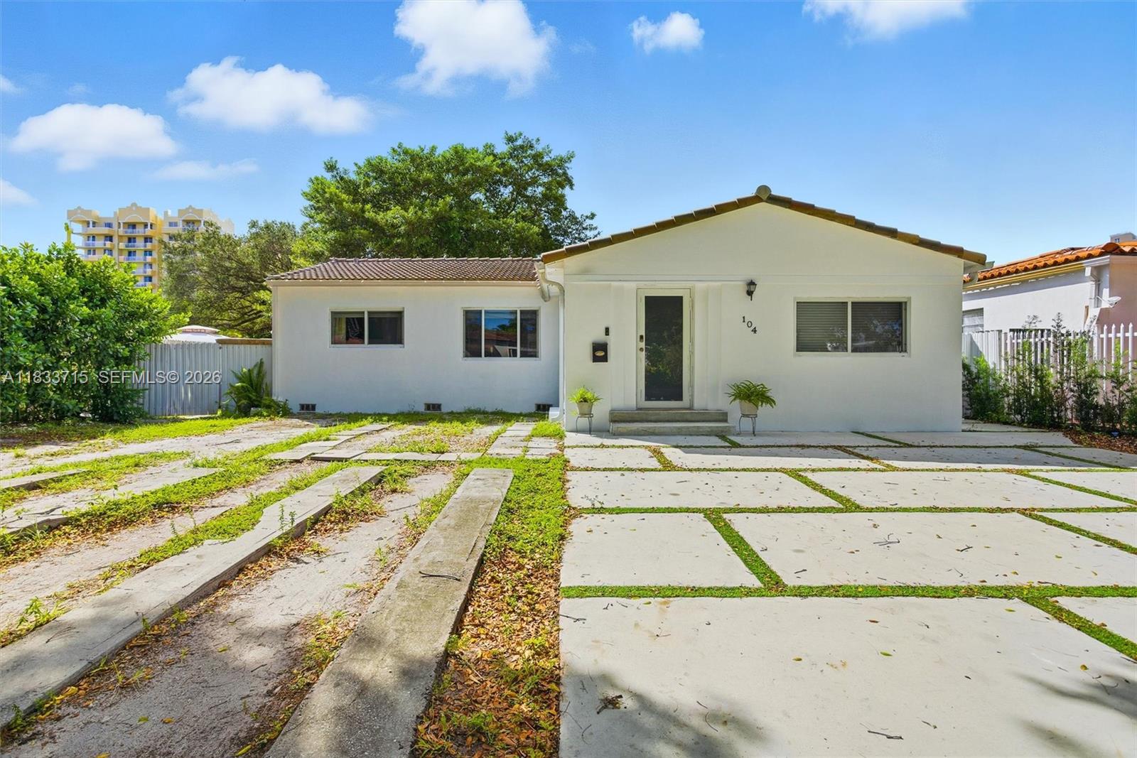 104 SW 40th Ave, Miami FL 33134