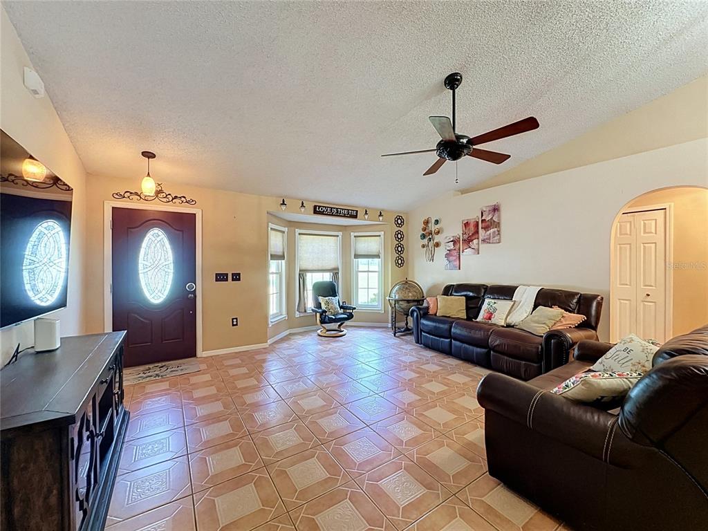 533 BENT OAK LOOP, DAVENPORT, FL — photo 2 of 30