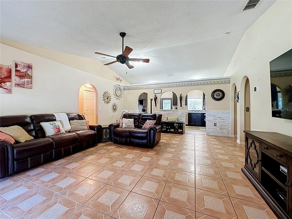 533 BENT OAK LOOP, DAVENPORT, FL — photo 5 of 30