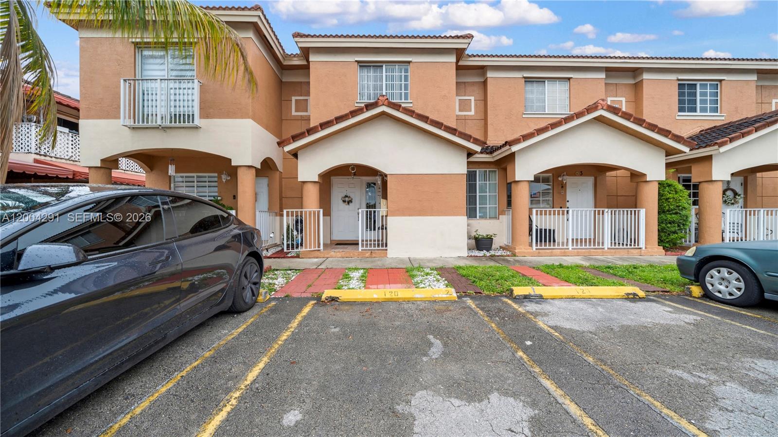 120 E 5th St # 2, Hialeah FL 33010