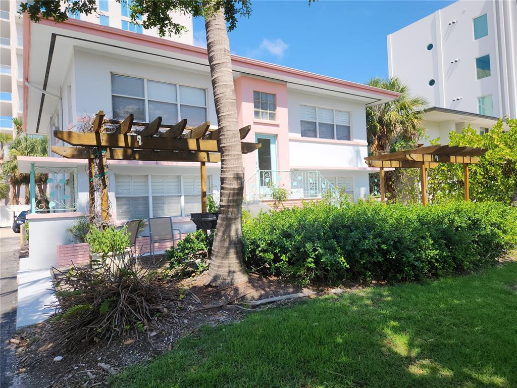 565 GOLDEN GATE POINT UNIT 1, SARASOTA, FL — photo 2 of 19