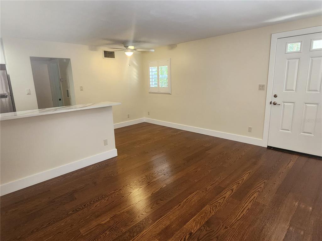 565 GOLDEN GATE POINT UNIT 1, SARASOTA, FL — photo 5 of 19