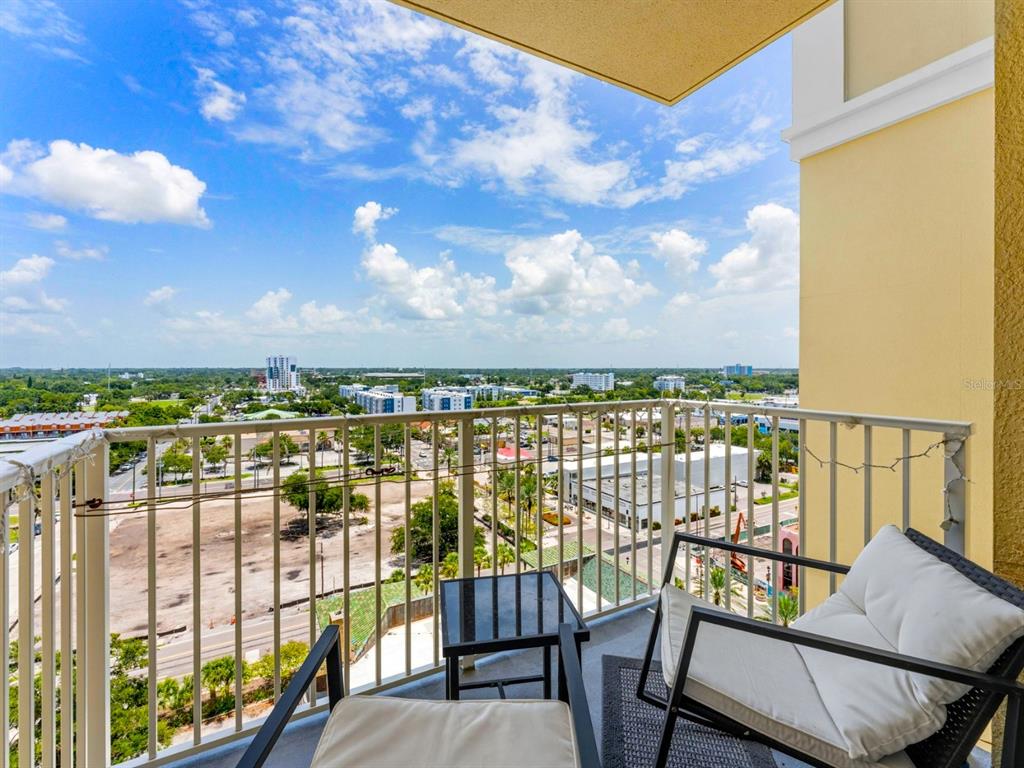 628 CLEVELAND STREET UNIT 1211, CLEARWATER, FL — photo 3 of 30