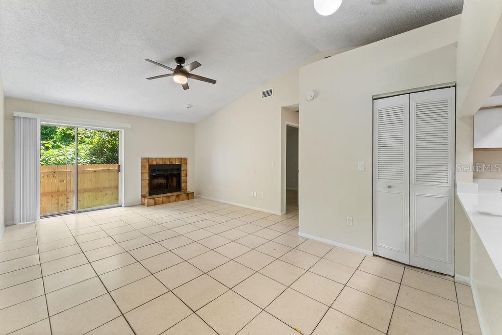 918 OTTO VILLA PLACE UNIT 9, TAMPA, FL — photo 5 of 15