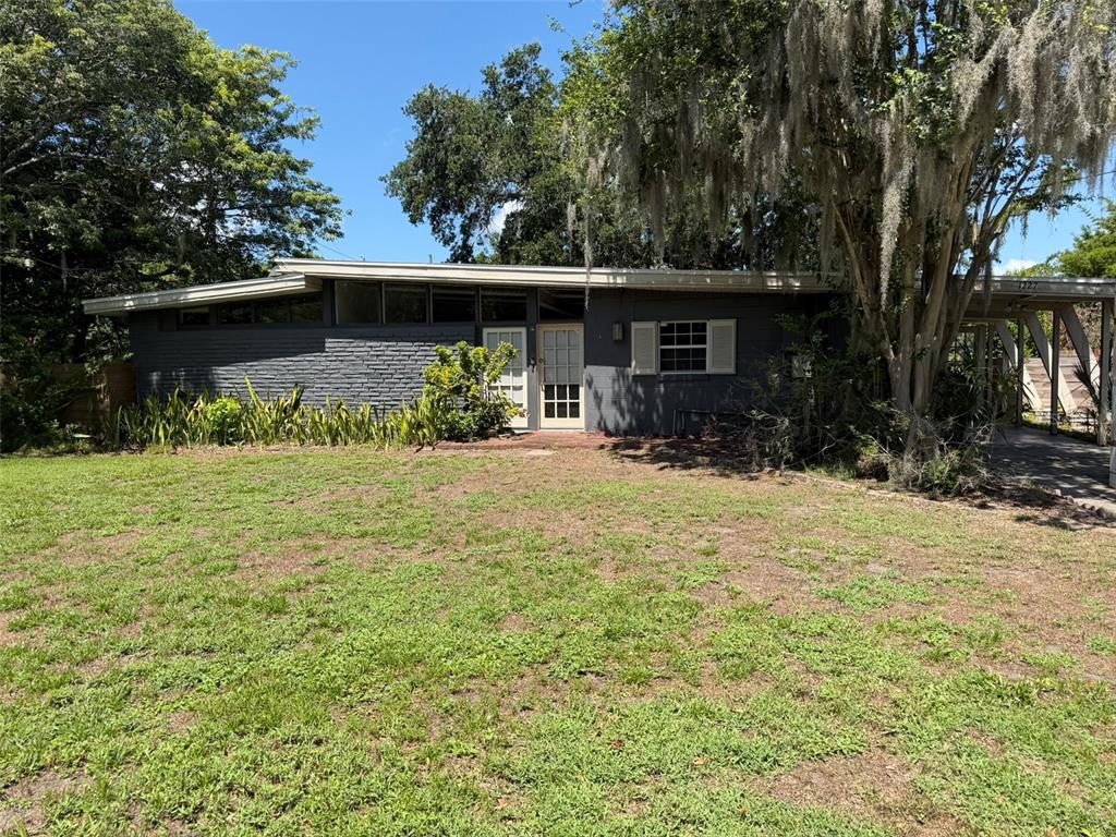 1227 COUNTRY CLUB DRIVE