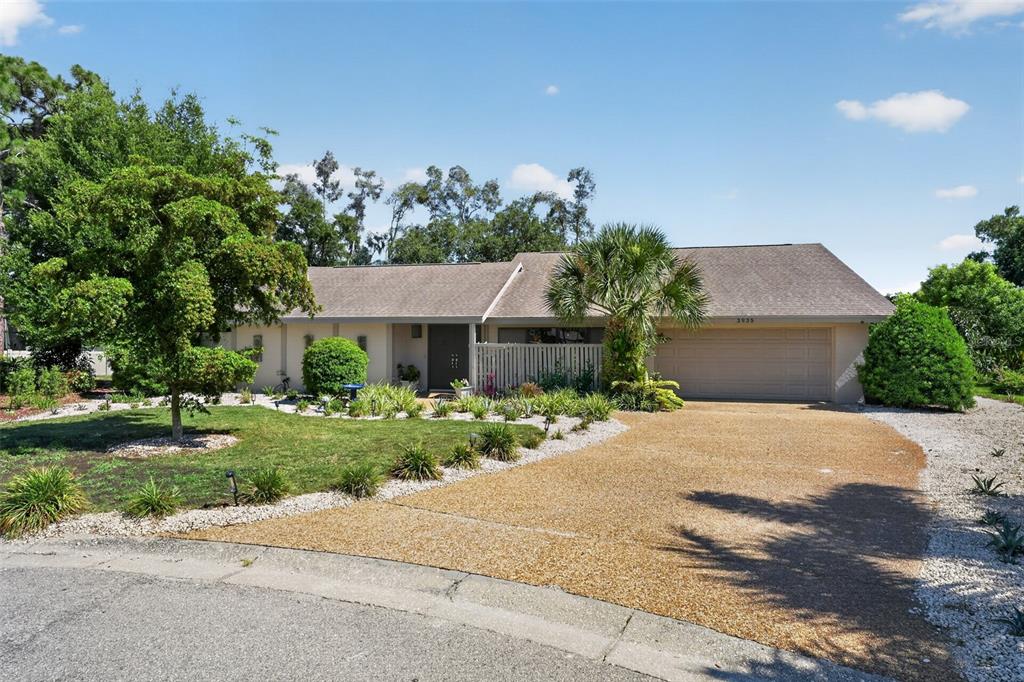 3935 COUNTRY VIEW LANE