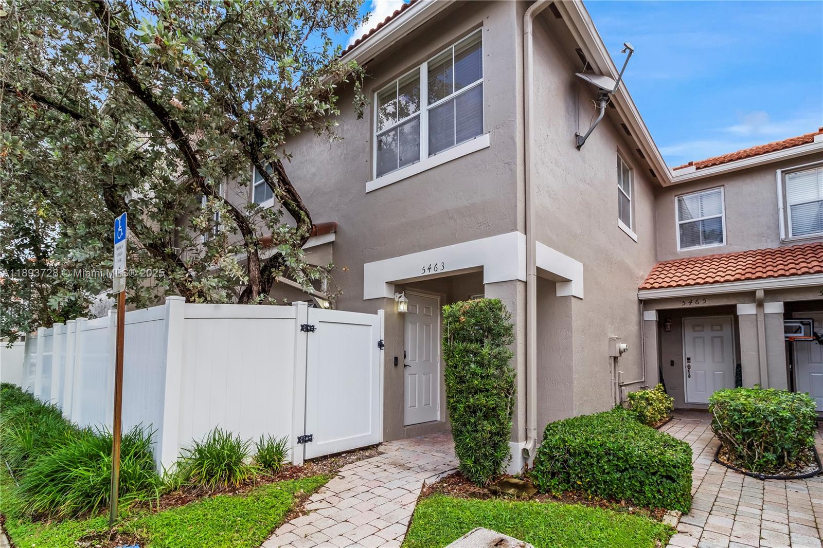 5463 SW 125th Ter, Miramar FL 33027