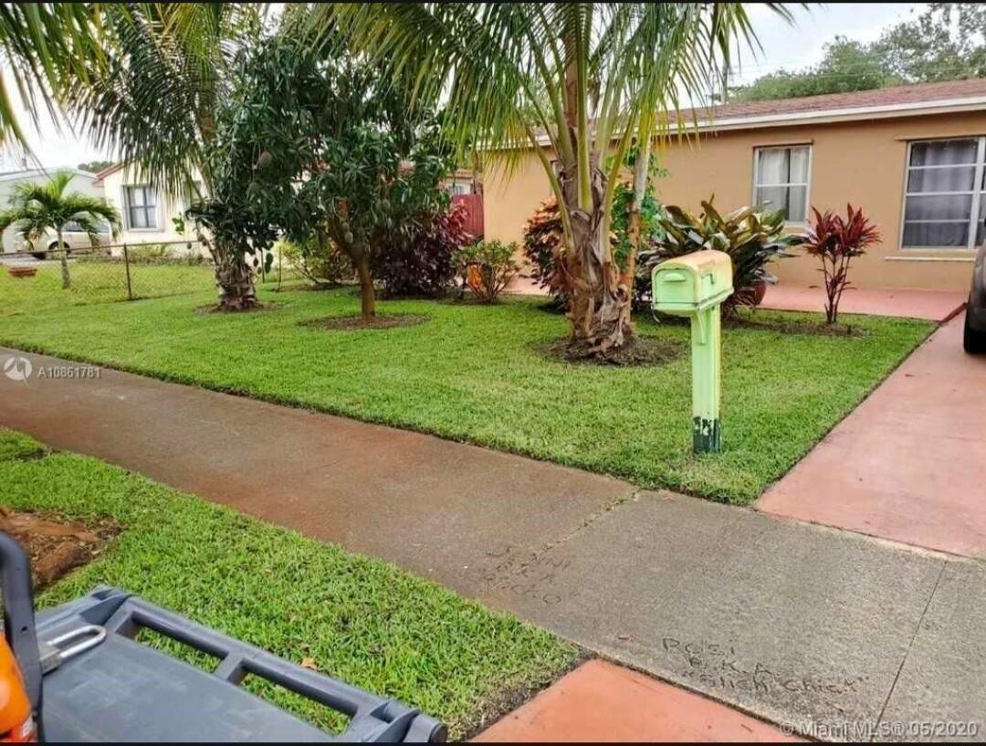 1420 N 70th Avenue, Hollywood FL 33024