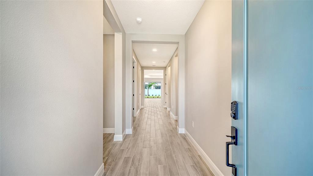 8063 ANTHIRIUM LOOP, SARASOTA, FL — photo 3 of 30