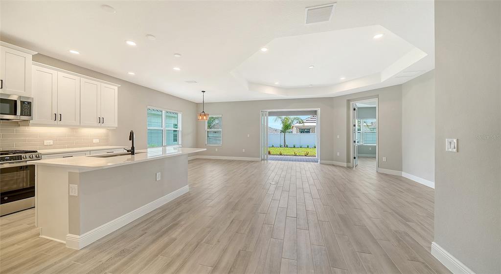 8063 ANTHIRIUM LOOP, SARASOTA, FL — photo 4 of 30