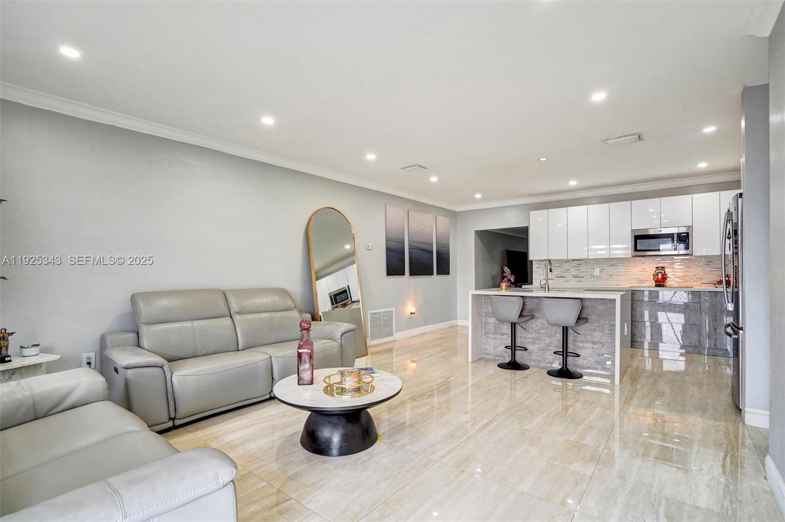 631 E 53rd St, Hialeah FL 33013