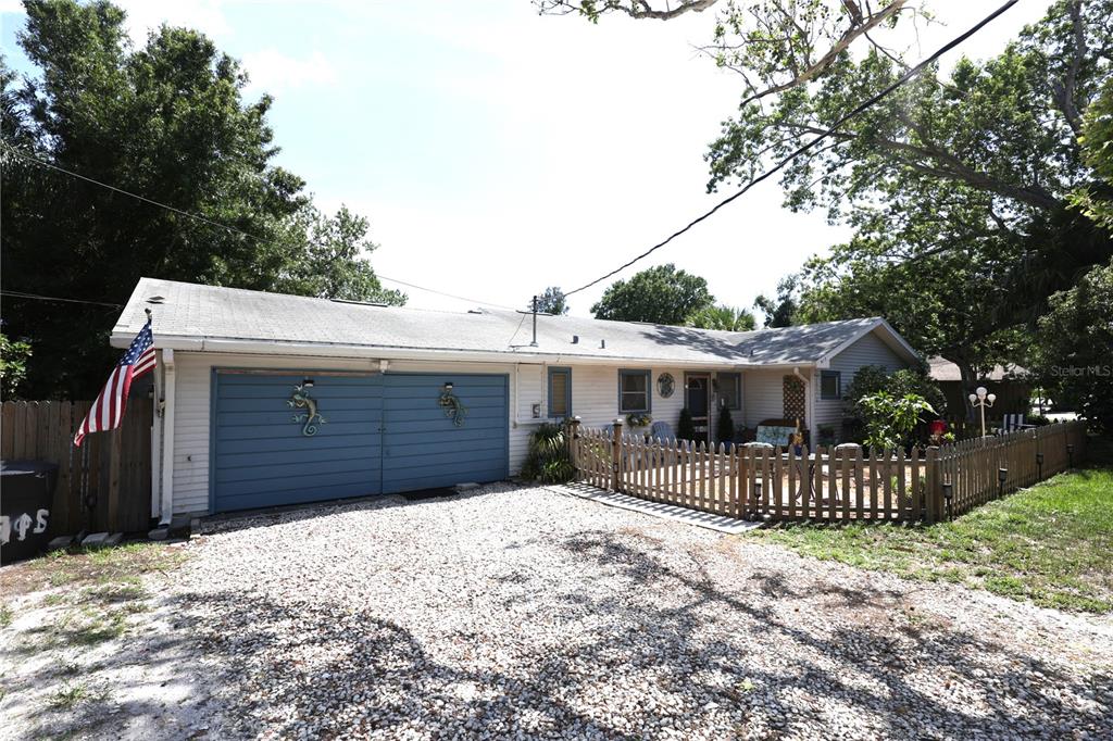 915 DEMPSEY STREET