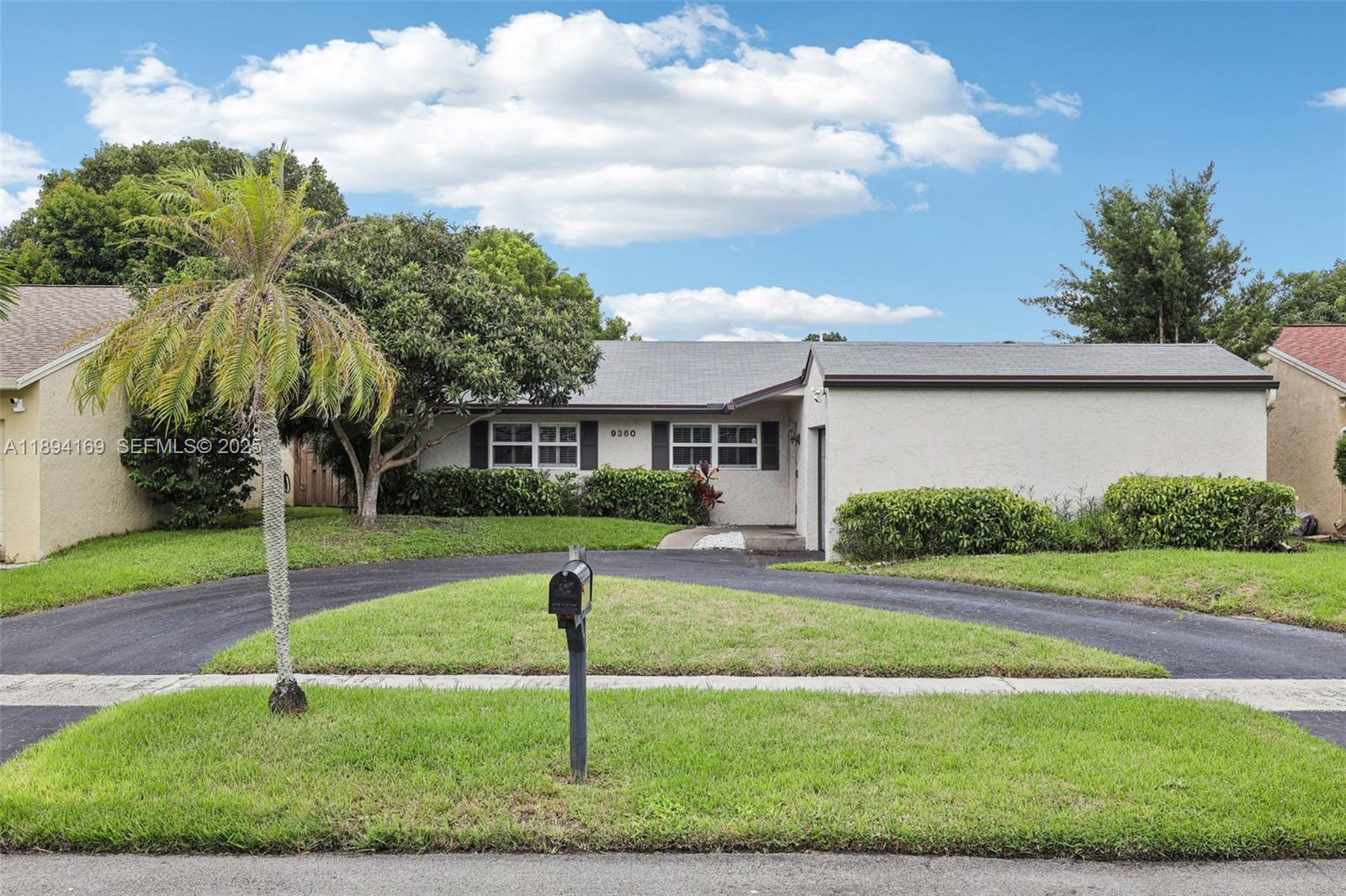9360 NW 33rd Mnr, Sunrise FL 33351