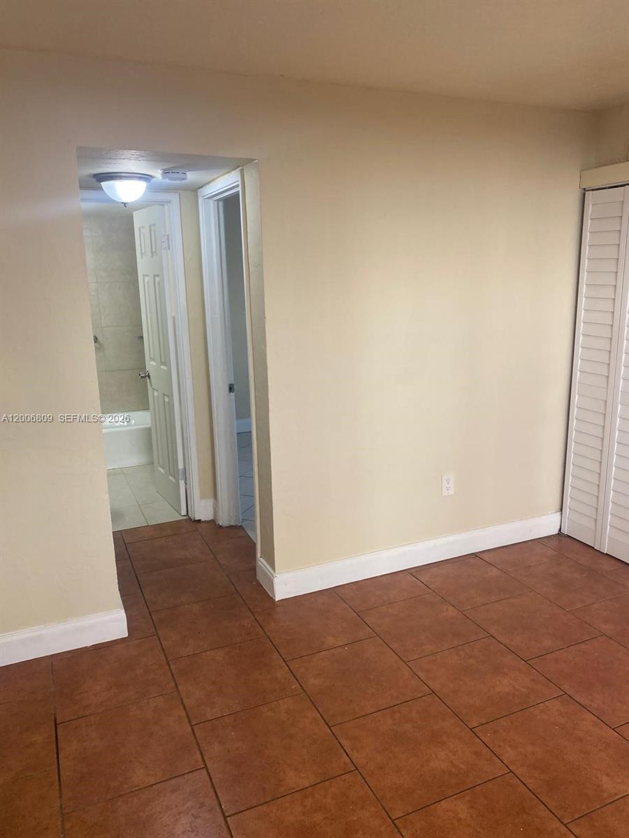 1319 NW 60th St # 4, Miami FL 33142