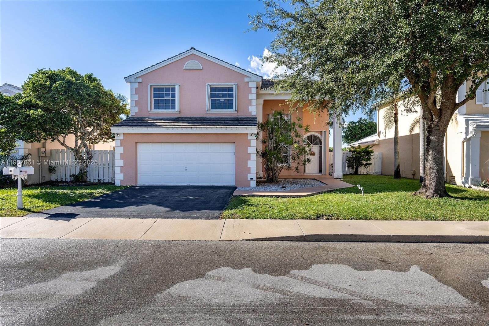 13950 Oak Ridge Dr, Davie FL 33325