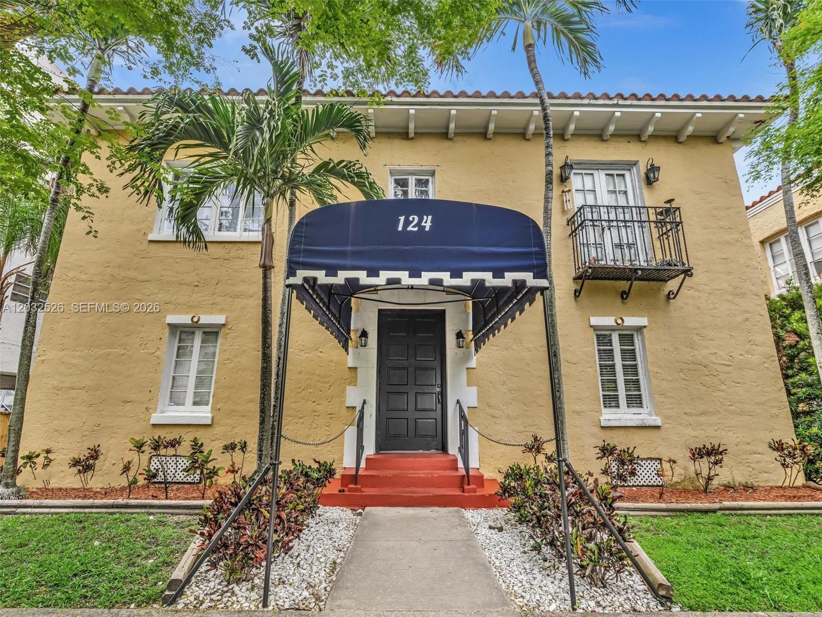 124 Mendoza Ave # 6, Coral Gables FL 33134