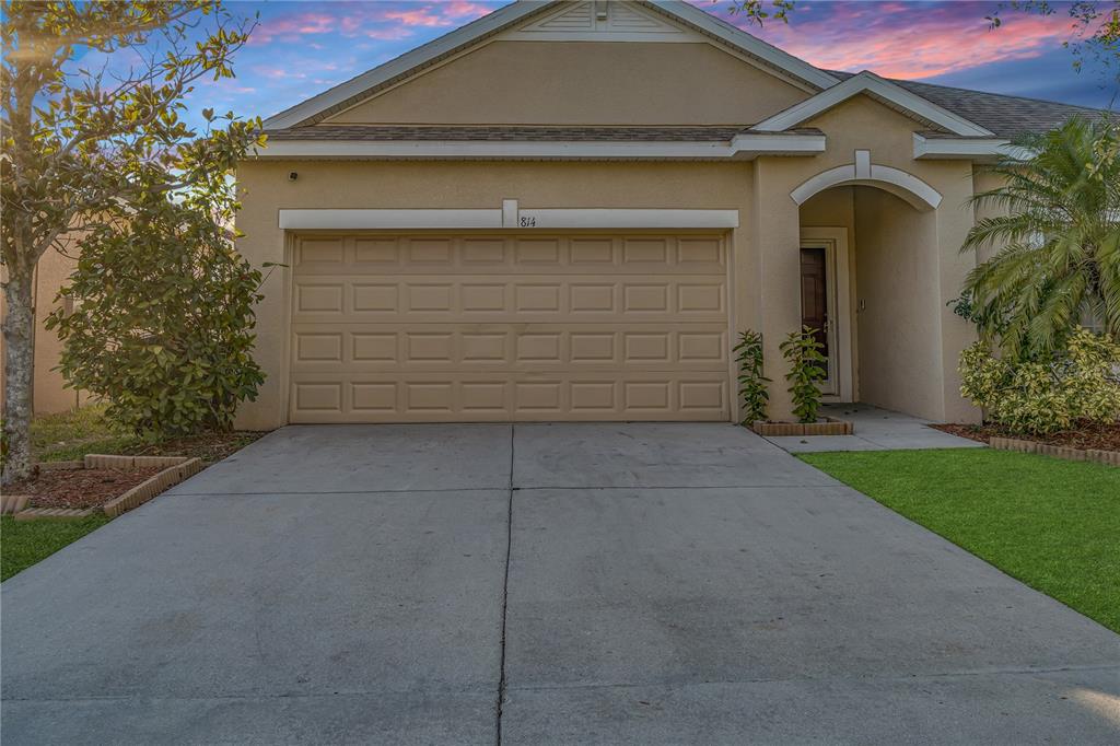 814 FERN LEAF DRIVE