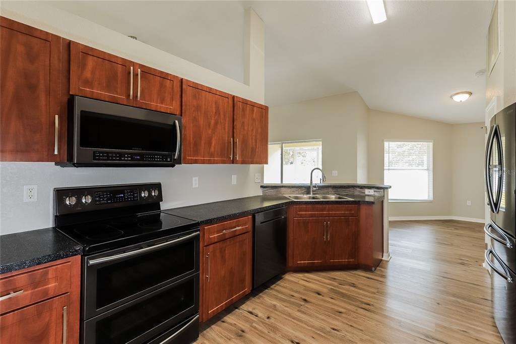 3407 IMPERIAL MANOR WAY, MULBERRY, FL — photo 4 of 15
