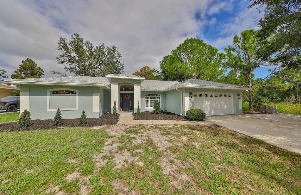 1827 KINSMAN WAY