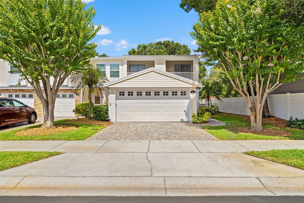 902 WOODBRIDGE COURT