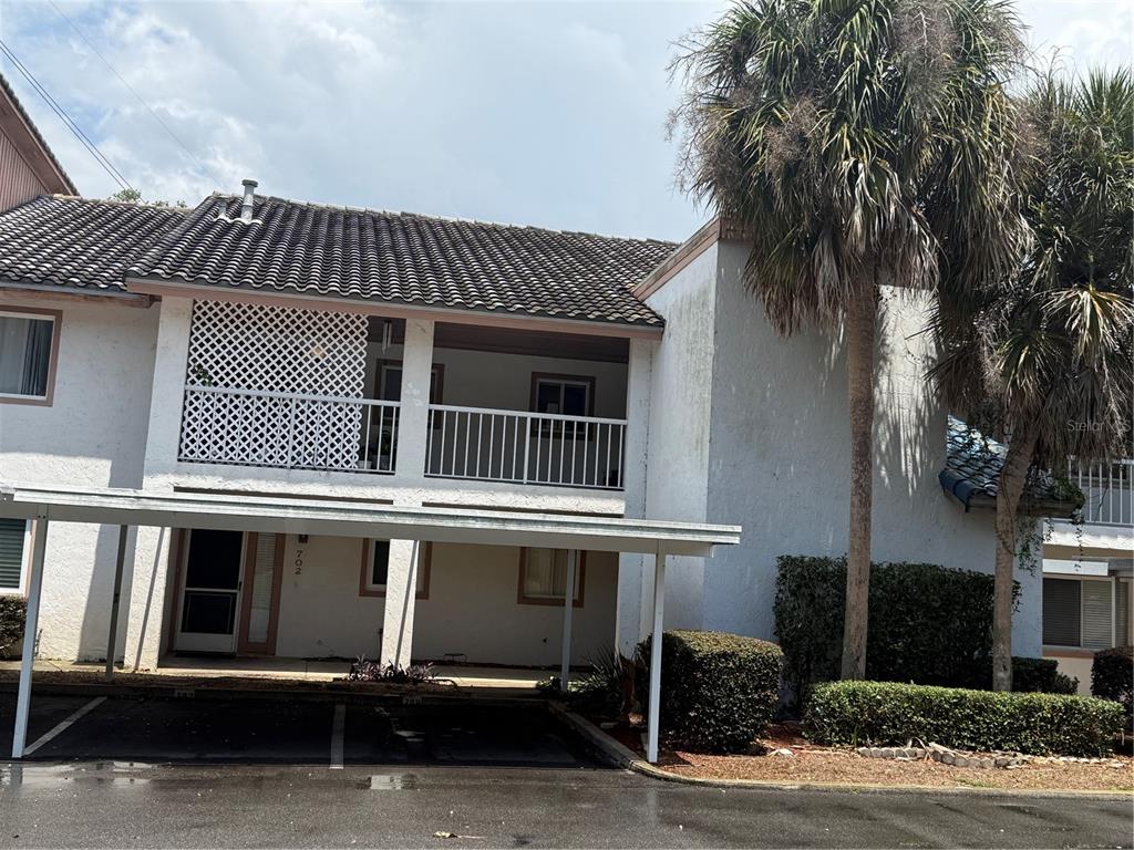 702 COUNTRY LANE NE UNIT 702